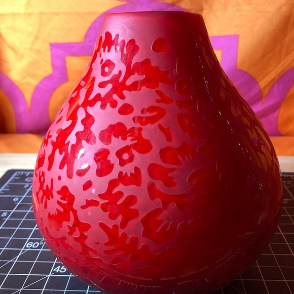 Etched Red Art Glass Vase Handmade Ei8hteen Karat 18/K Vintage 6" Belis - Picture 3 of 16